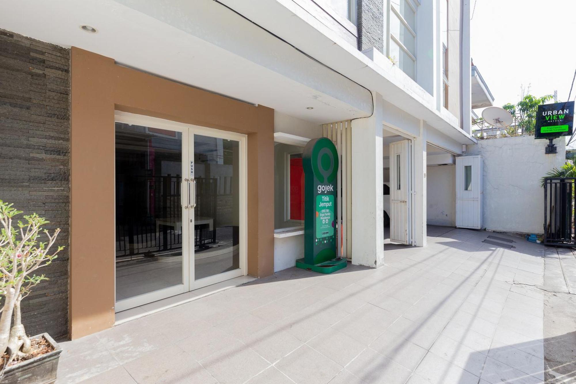 Urbanview Erga Family Residence Syariah Surabaya By Reddoorz Exterior foto